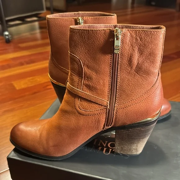 NWT VINCE CAMUTO GREGGER BOOTIE - Picture 7 of 8